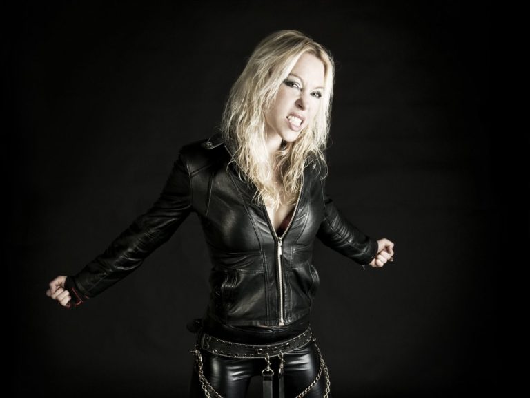 Former ARCH ENEMY Vocalist Angela Gossow Thanks Fans For Support