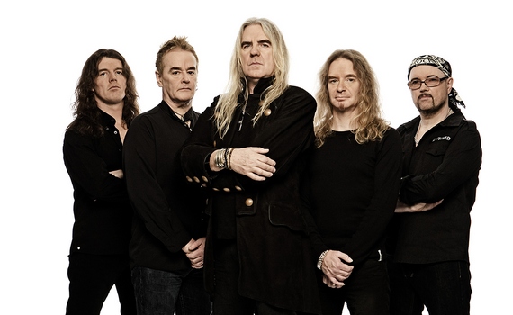 Saxon – Launching Thunderbolts